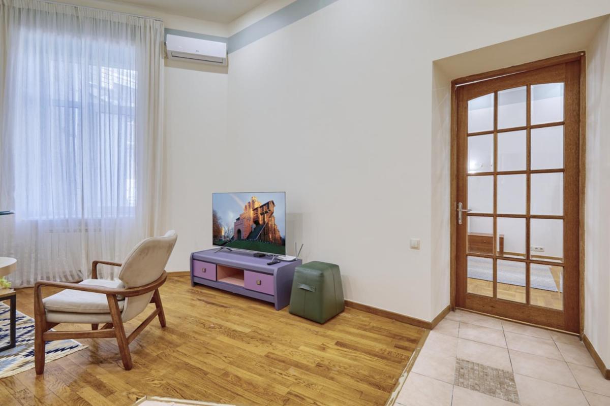 Apartments Near The Golden Gate Киев Экстерьер фото