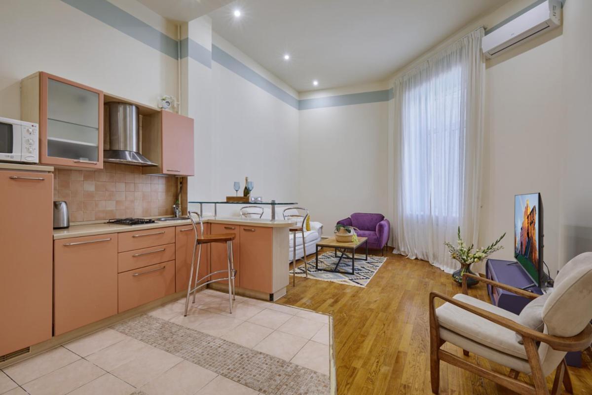 Apartments Near The Golden Gate Киев Экстерьер фото