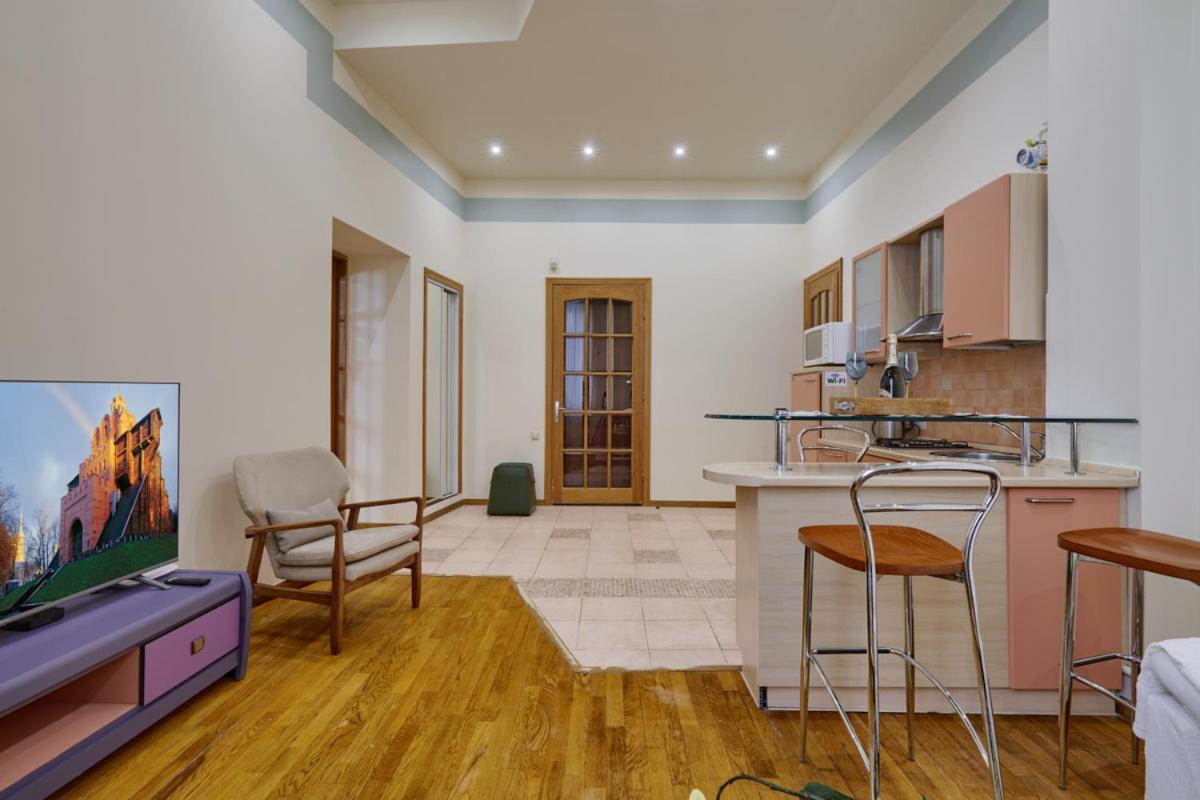 Apartments Near The Golden Gate Киев Экстерьер фото