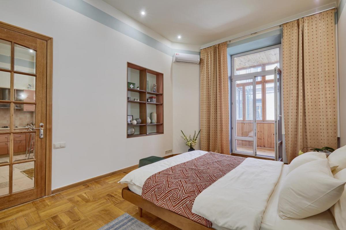 Apartments Near The Golden Gate Киев Экстерьер фото